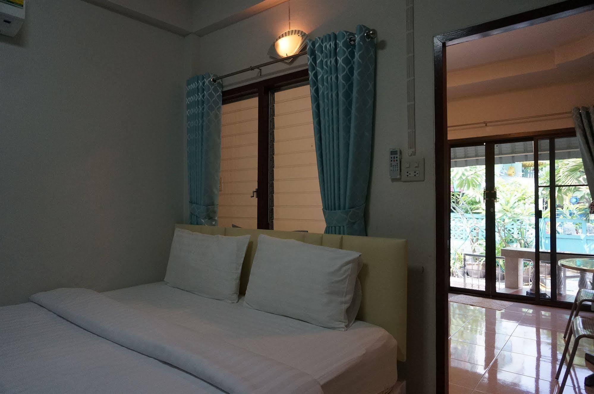 Baan Taweesuk Guest House Hua Hin Exterior photo